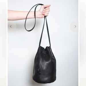 Baggu leather bucket bag -black